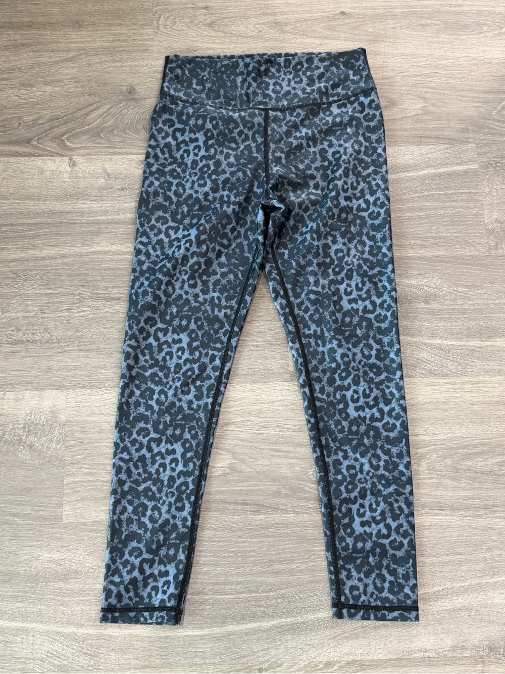 Zyia Active Leopard Print Scrunch Butt Leggings Grey Black Medium 6-8